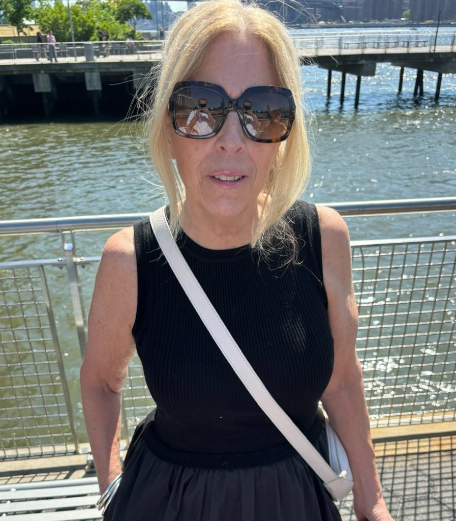 Helene Astor in the photo 1